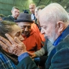 Lula se compromete a garantir moradia para quem perdeu casa no RS