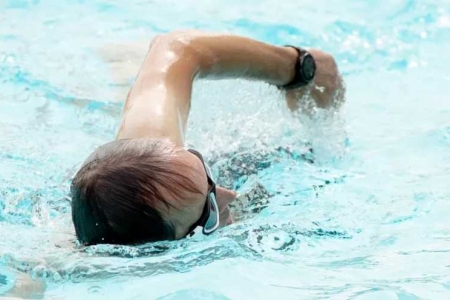 Por que a natação é benéfica para o cérebro